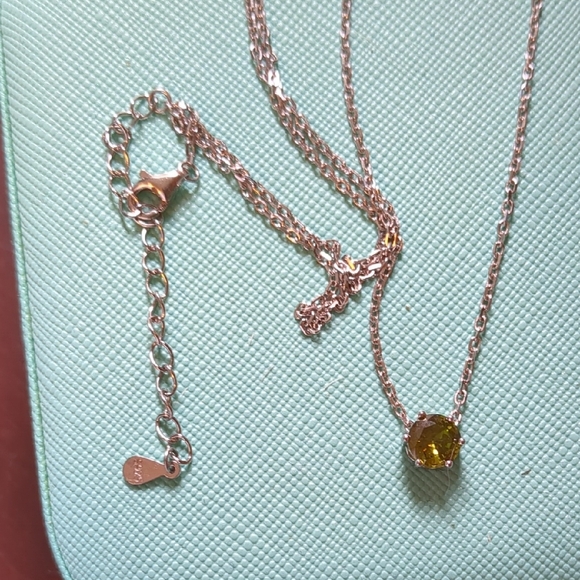 ChicSilver Silver Necklace & unbranded stud earrings with Green CZ peridot color - Picture 2 of 6